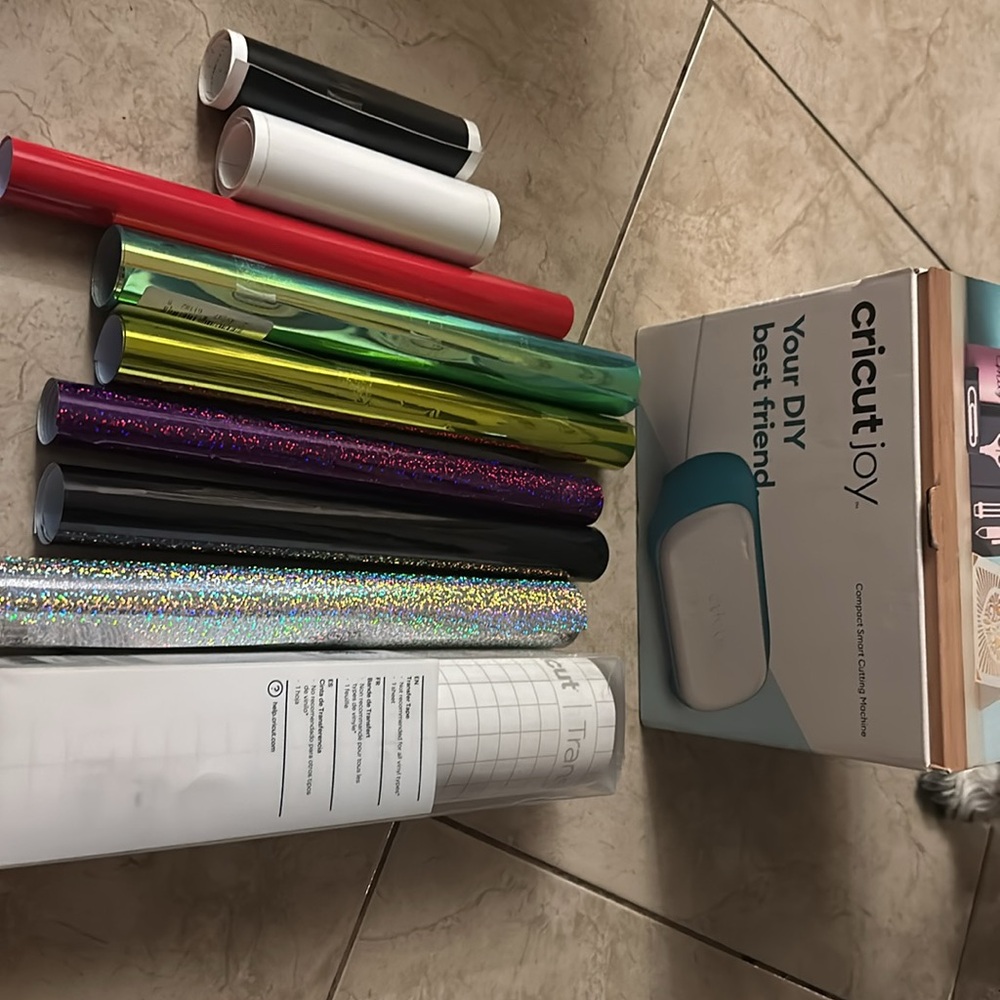 Cricut Joy Cutting Machine bundle!